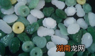 翡翠福瓜上的动物是什么意思，翡翠福瓜上面雕的什么动物