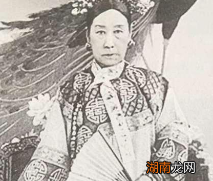 清朝妃子为什么要带指甲套 说到底还是方便了皇帝