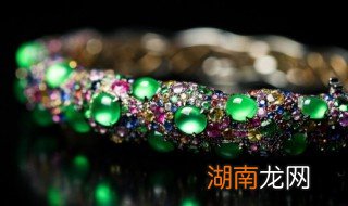 翡翠有点变黄 翡翠有黄是怎么回事