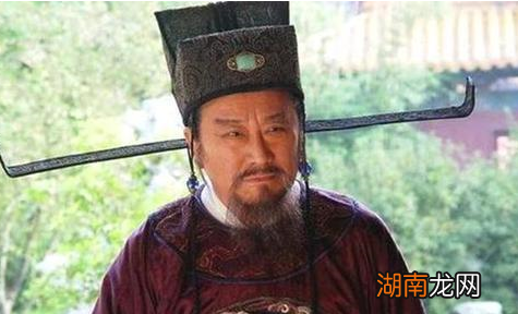 他是无恶不作的大奸臣，写下一首诗却流传千古