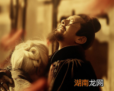 宋高宗赵构和秦桧为什么一定要杀了岳飞呢？有什么特殊原因？