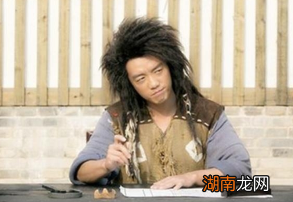 从入学年龄、考试计分、惩罚等方面分析不同朝代的教育制度