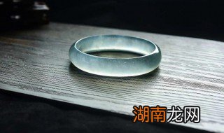 翡翠手镯的区别是什么意思,翡翠手镯的寓意是什么