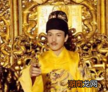 皇帝龙袍太金贵，古代历史上是怎么处理的？用的什么方法