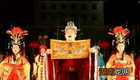 揭秘:古代传圣旨结尾说的“钦此”是什么意思?