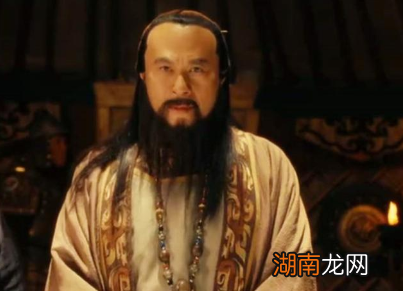 耶律楚材对元朝的建立做出了哪些贡献?他的做法正确吗?