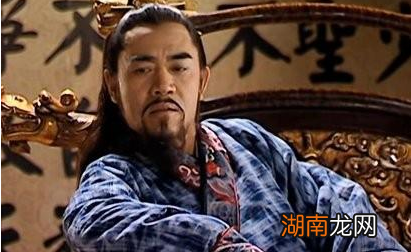 圆滑的严嵩和忠臣的海瑞,嘉靖帝更看重谁?