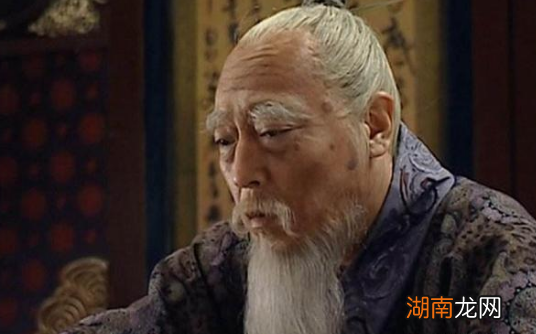 圆滑的严嵩和忠臣的海瑞,嘉靖帝更看重谁?