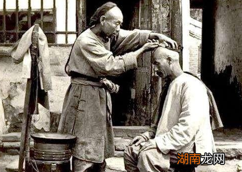 清朝剃头匠平时都做些什么训练?皇帝是如何避免在剃头匠的刺杀的?