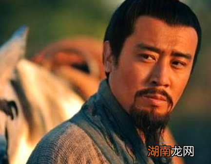 刘备是收买人心还是兄弟情深 刘备为什么要摔自己的儿子