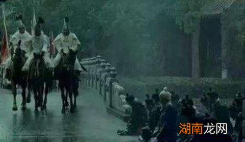 清朝为什么要大兴文字狱?对文人墨客的管制有多严格?