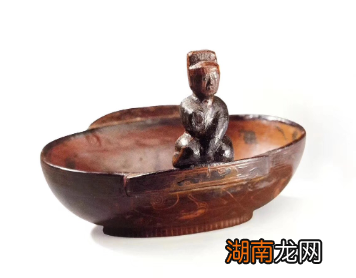 羽觞：起源于战国时期，古代的一种盛酒器具