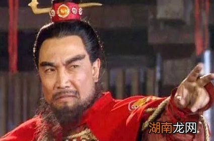 曹操挟天子以令诸侯对汉室来说利弊到底怎样?