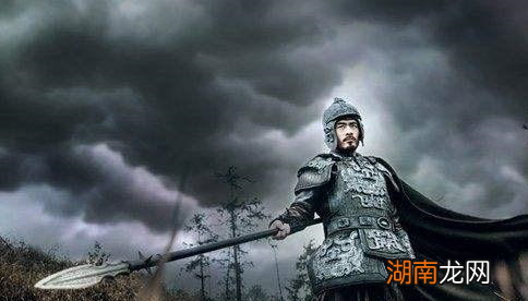 为什么说蜀汉灭亡的罪魁祸首是姜维？姜维做了什么？