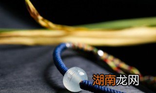 a货翡翠串珠种水怎么看 a货翡翠色根怎么看