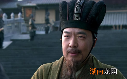 董昭是如何协助曹操将汉献帝从洛阳掳走的?他用了什么办法?