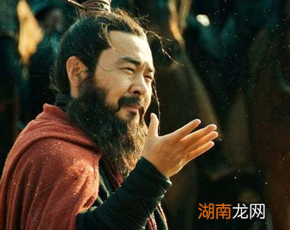 揭秘草船借箭背后的阴谋 曹操为什么不直接放火箭