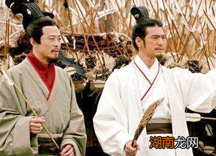 揭秘草船借箭背后的阴谋 曹操为什么不直接放火箭