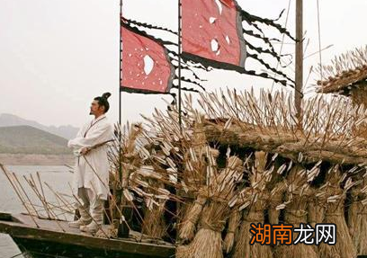 揭秘草船借箭背后的阴谋 曹操为什么不直接放火箭