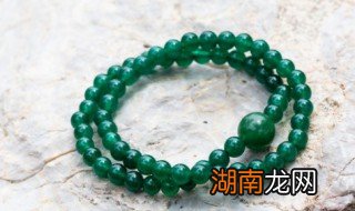 翡翠手镯变黄怎么回事 翡翠手镯变黄怎么回事儿