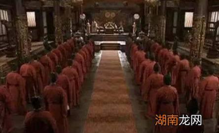 古代什么品级的官员才能上朝 所谓百官上朝是不是真的