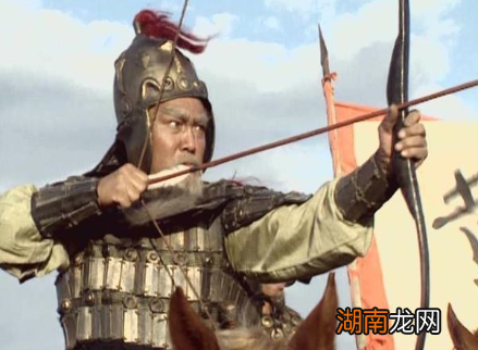 把关羽的青龙偃月刀打掉,此人究竟是谁?