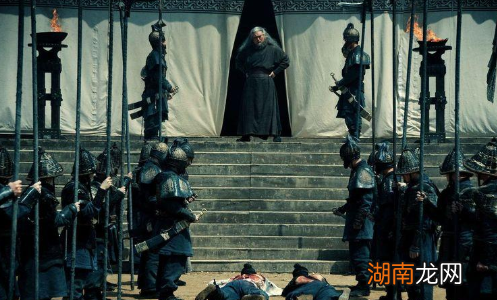 张飞为什么那么轻易就被范疆、张达害死了?没有人守在他的帐外吗?