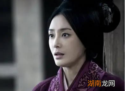 中国古代，为什么女性身为中宫之位时掌权就没事？原因是什么