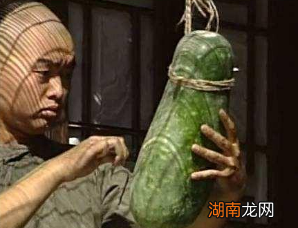 清朝皇帝是如何剃头的 皇帝就不担心理发师趁机动手吗