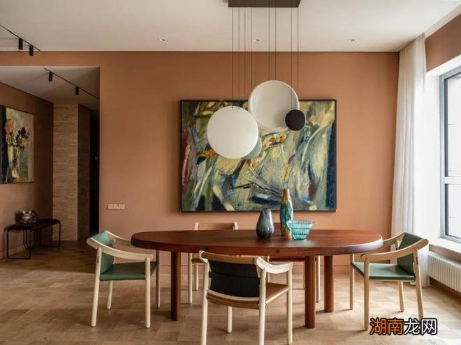 老公寓翻新出五间房,每件家具都是大牌设计