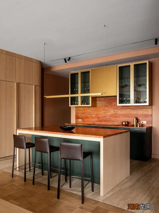 老公寓翻新出五间房,每件家具都是大牌设计