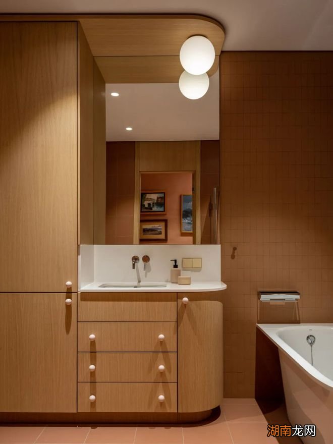 老公寓翻新出五间房,每件家具都是大牌设计