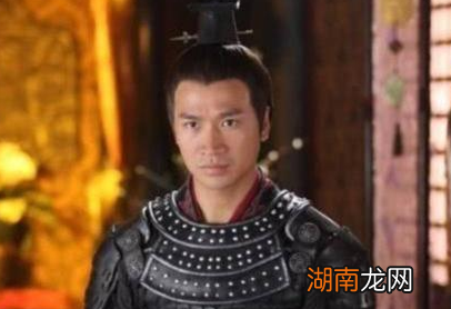 狱卒为什么要给周勃一块竹板?竹板有什么作用吗?