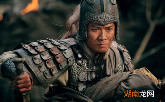 赵云在蜀汉的地位,为什么会逐渐低于黄忠呢?