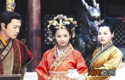 古人接旨全家人真的都要下跪吗 跪接是必须的