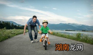 7岁小孩不尊重礼仪怎么教育 7岁孩子没礼貌怎么教