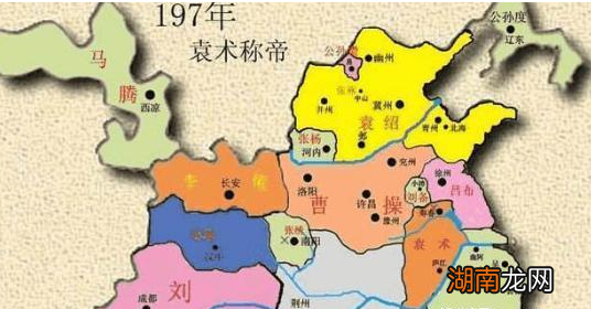 袁术在东汉末年为什么有勇气自立门户，率先称帝？