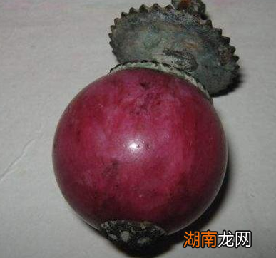 清朝官帽上的珠子是什么 这珠子很值钱吗