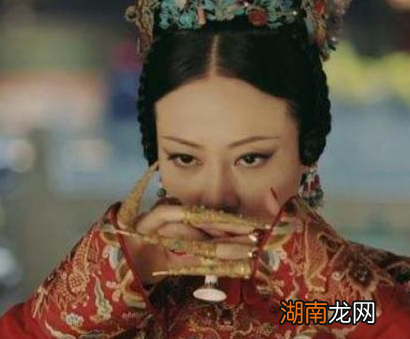 古代妃子的指甲那么长 她们是如何侍寝和上厕所的