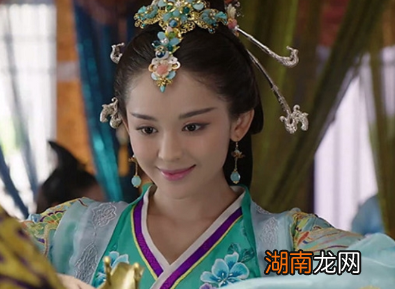 吕布为什么要带着貂蝉去见刘备?他有什么目的吗?