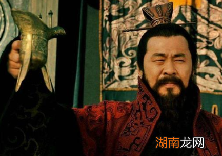 赤壁之战爆发之前，刘备和曹操的战绩分别是怎样的？