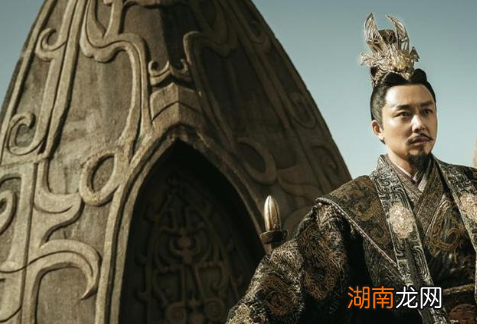 齐桓公是如何成功指导挟天子以令诸侯的事件的？