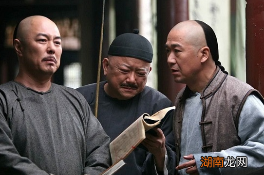 嘉庆帝为什么一上任就处死了和珅?和珅必须死吗?