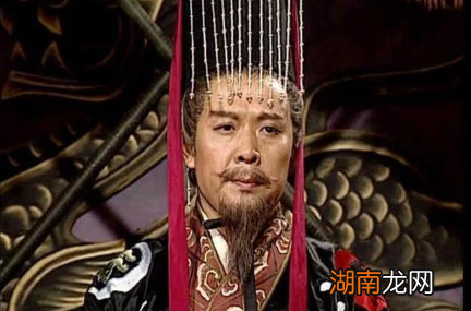 同为汉室后裔,为什么刘秀能成功复兴汉朝而刘备不行?