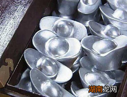古代银子真是外表光鲜亮丽的吗 事实证明丢在地上,都不一定认出来