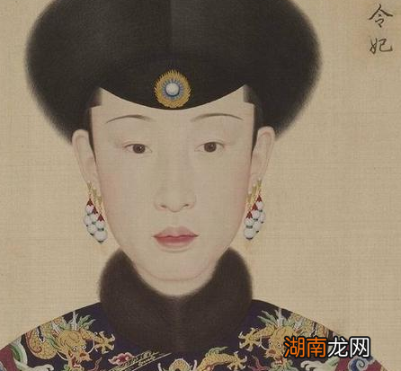 清朝妃子为什么只能侍寝不能陪着皇帝睡觉 这里边有什么规定吗