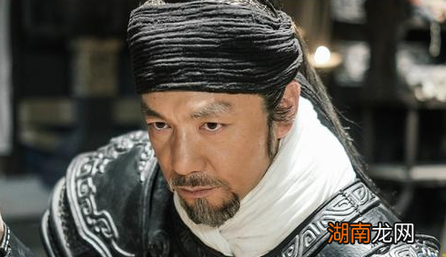 李信夸下海口却征楚失败,秦始皇为何不责怪他?