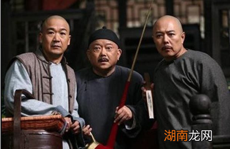 乾隆对和珅的所作所为心知肚明,他为何不罚呢?