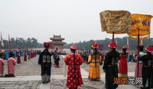 隆科多本是功臣,他为什么要勾结党羽、私藏公谍?