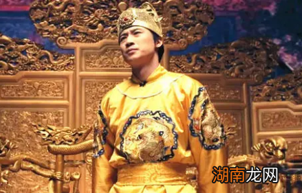 靖难之役时，建文帝的兵力装备和后勤都充足，为何还会被朱棣打败？